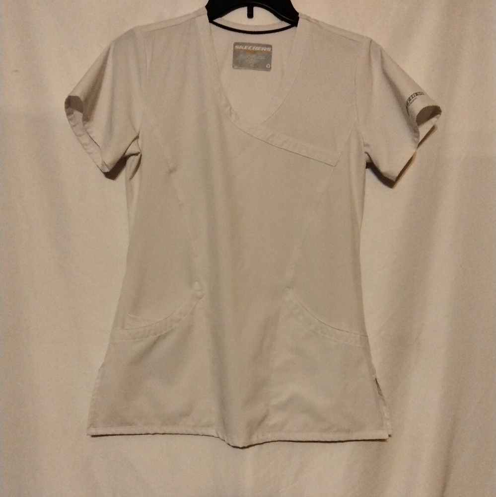 *2/$10*White sketchers fitted scrub top sz XS